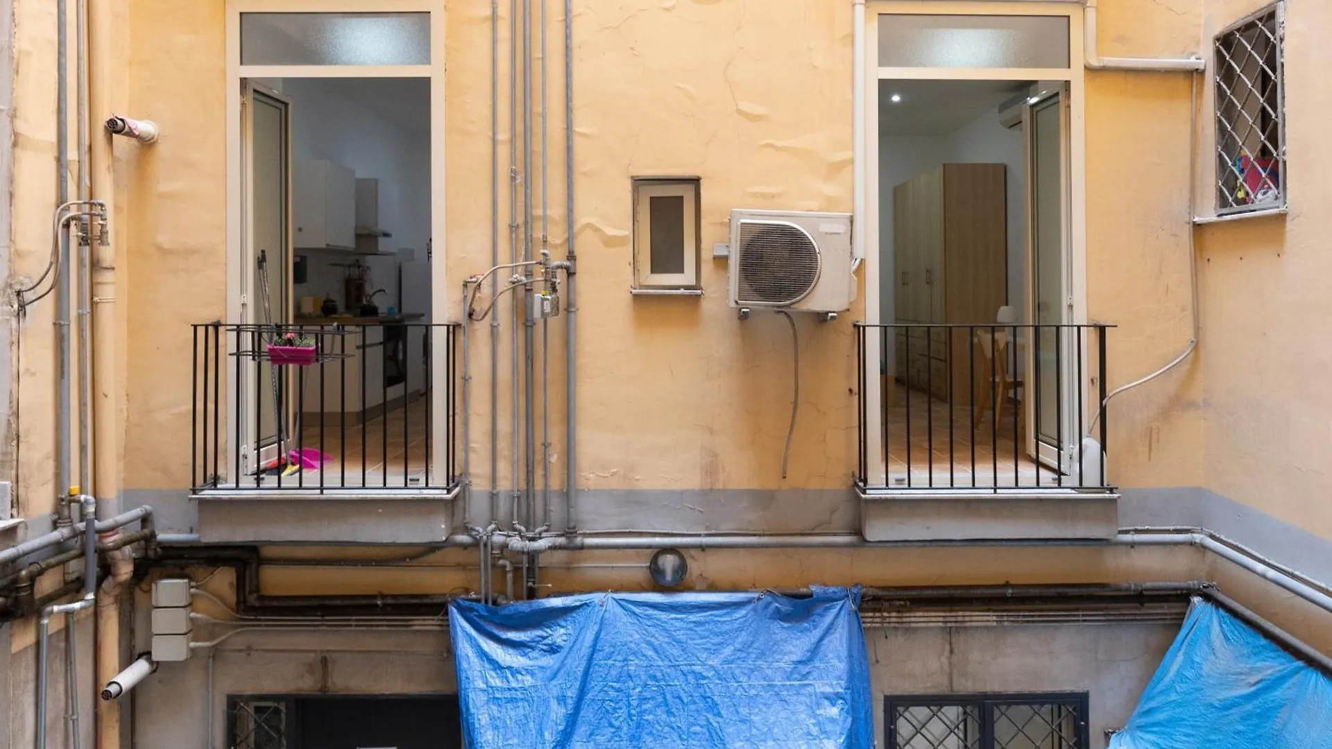 Casa Vacanza Napoli Tourist Experience Apartment Naples