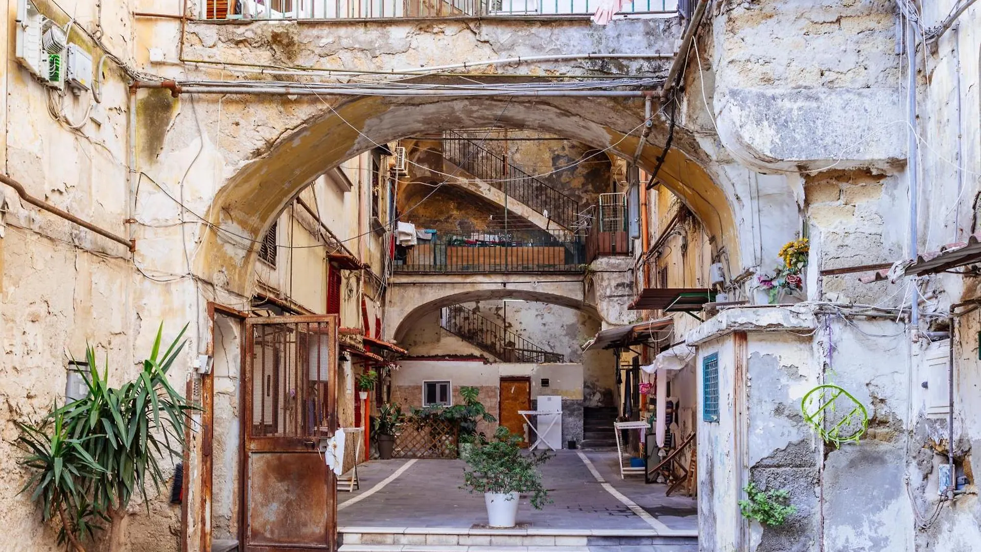 Casa Vacanza Napoli Tourist Experience 0*, Naples